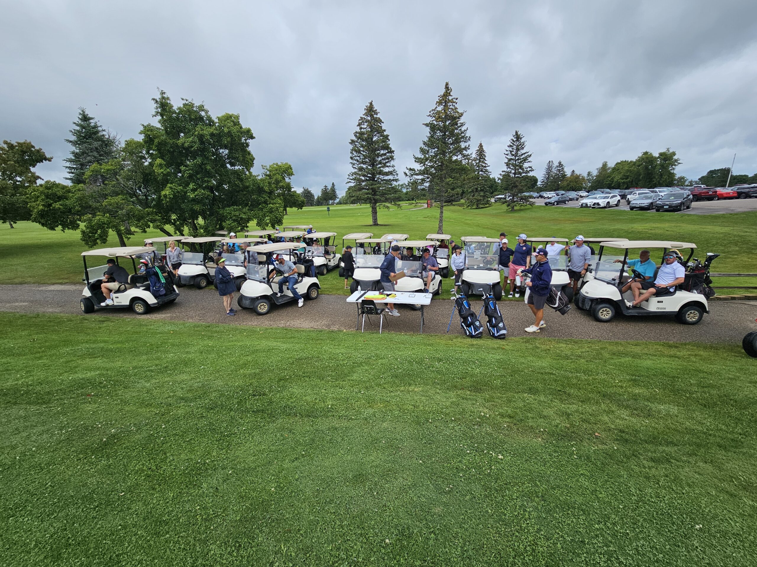 Group photo of Glacier Golf Outing